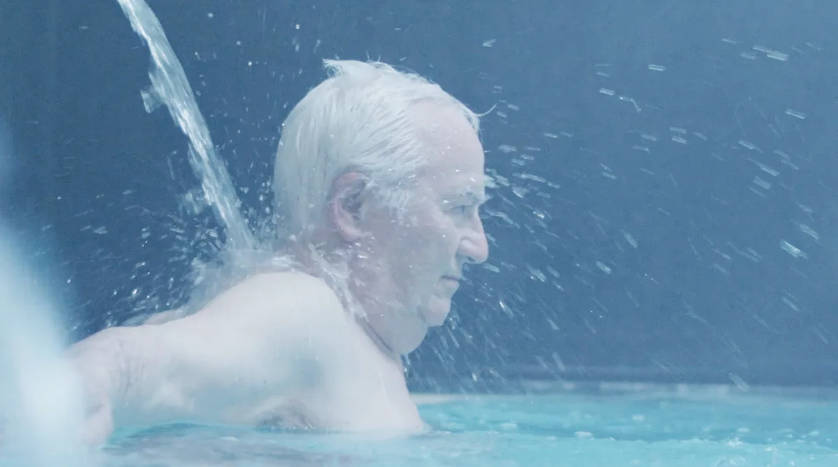 La piscina manantial d'aigua mineromedicinal a 38,8 graus